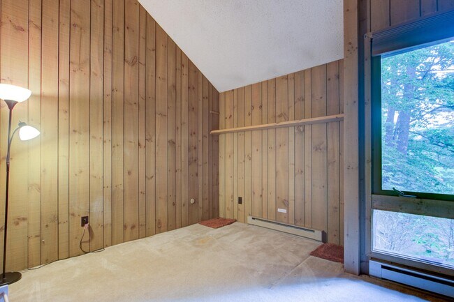 Building Photo - 73 Kearsarge Woods Ln
