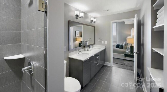 Building Photo - 225 S Poplar St