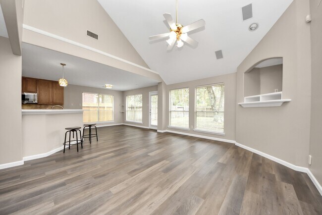 Building Photo - 1802 Whispering Forest Dr