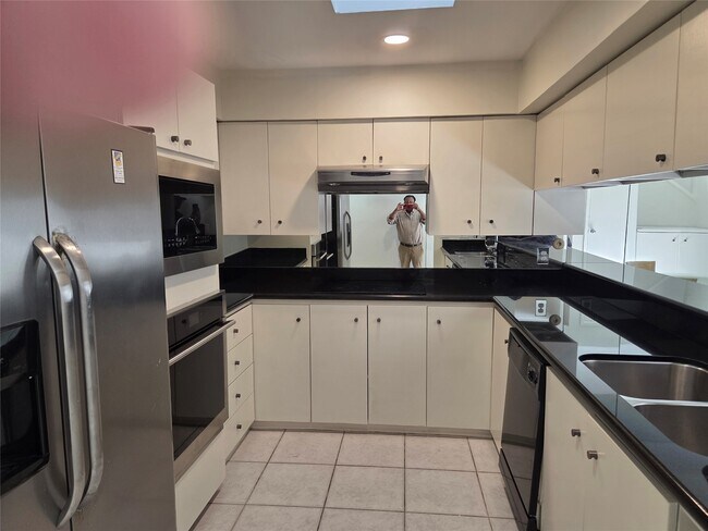 Building Photo - 1114 Augusta Dr