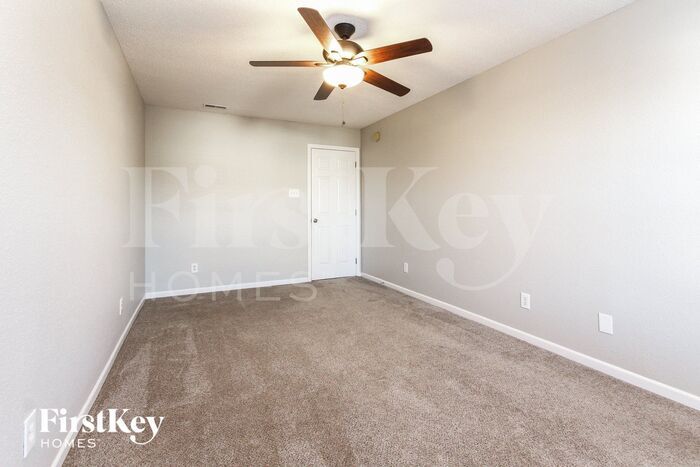 Building Photo - 2244 Blossom Dr