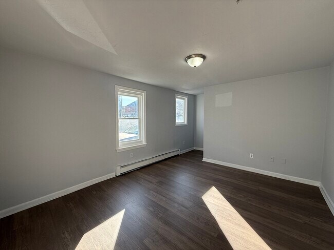 Building Photo - 30 Sanger St