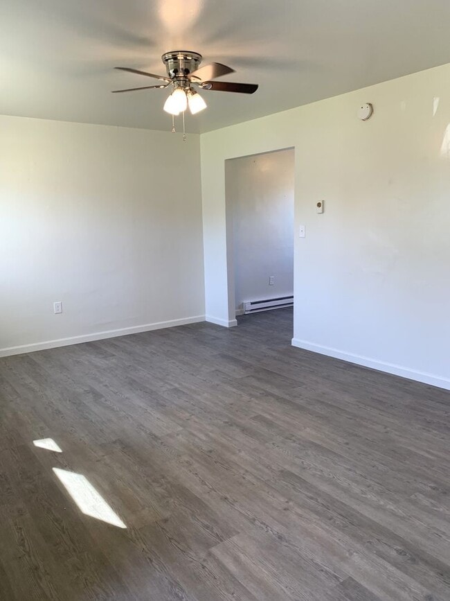 Building Photo - Newly renovated, affordable, 3 bed/1 bath ...