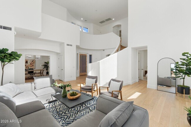 Building Photo - 7471 E Sunnyvale Dr