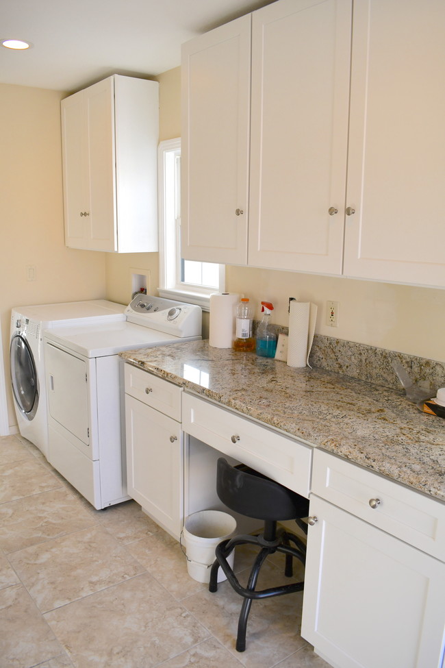 Laundry room w/ desk - 6155 W 75th Pl