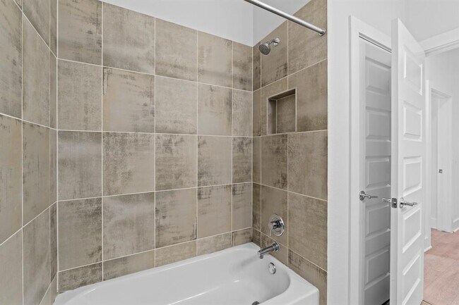 Building Photo - 8922 Menchaca Rd