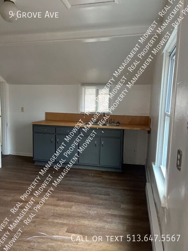 Building Photo - 9 Grove Ave