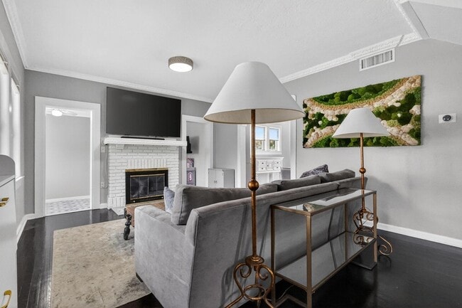 Building Photo - 412 El Prado