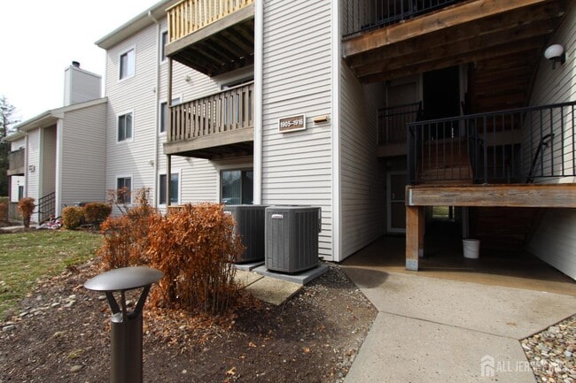 Building Photo - 1905 Aspen Dr