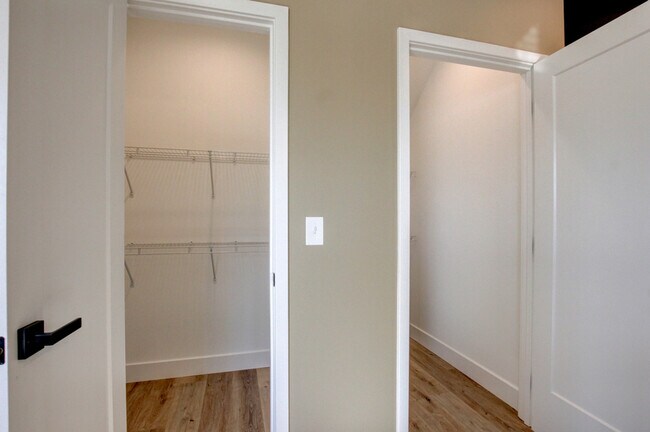 Building Photo - 102 Rosenwald St