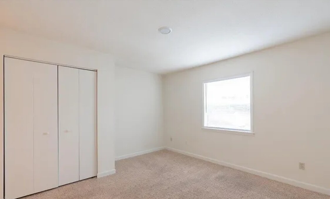 Building Photo - 2510 Avent Ferry Rd