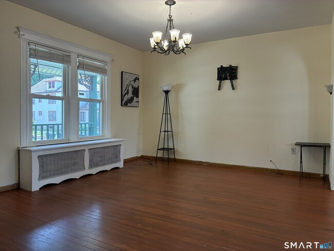 Building Photo - 51 Nesbit Ave