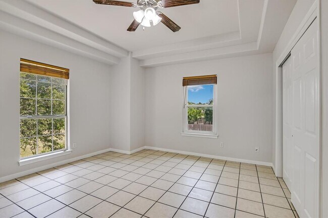 Building Photo - 2101 Chaparral Dr