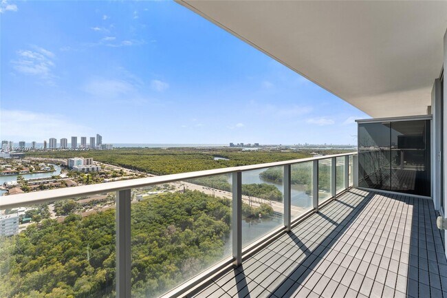 Building Photo - 16385 Biscayne Blvd