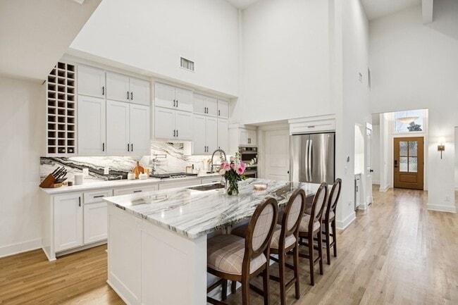 Building Photo - 5816 Orchid Ln