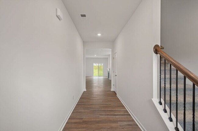 Building Photo - 171 Old Home Rd