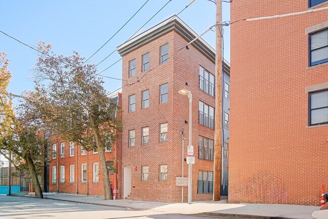 Building Photo - 59 Gove St