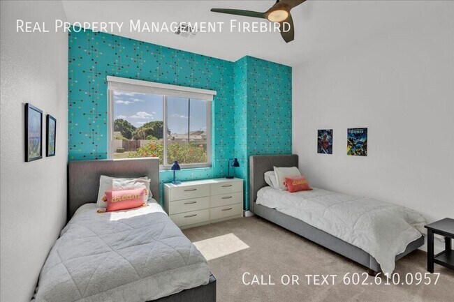 Building Photo - 4921 S Vista Pl