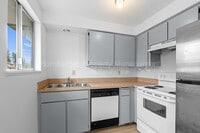 Building Photo - 37 E Rockwell Ave