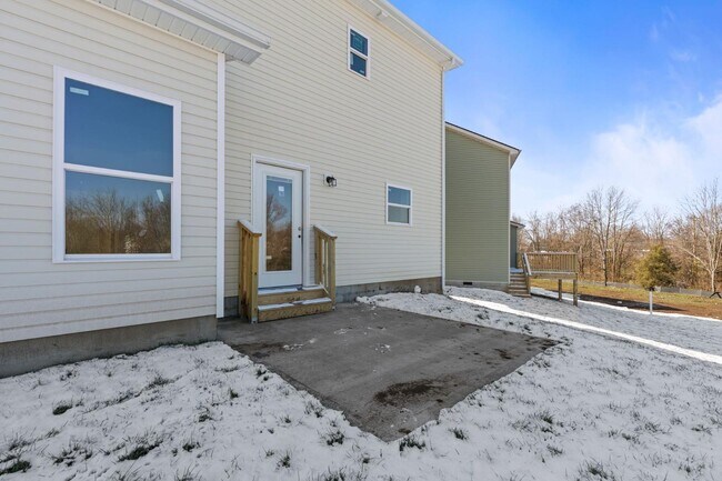 Building Photo - 112 Lambert Fld