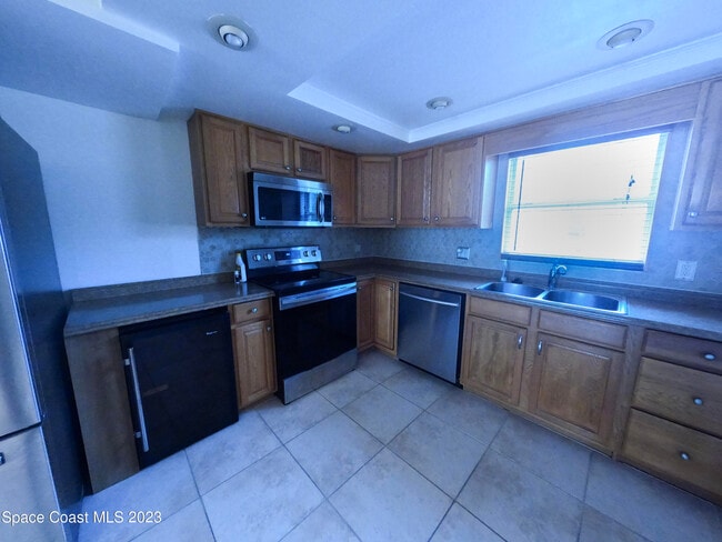 Building Photo - 3135 Shady Dell Ln