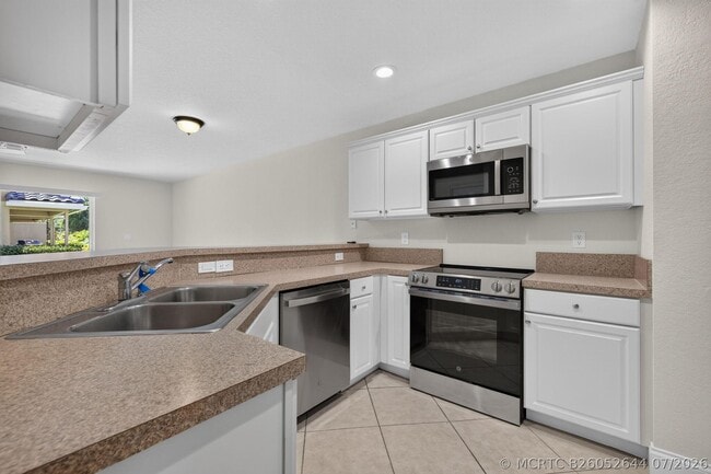 Building Photo - 2786 SE Birmingham Dr
