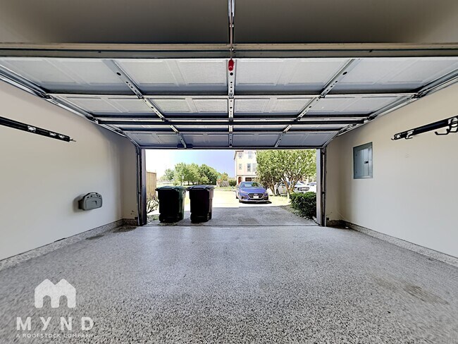 Building Photo - 5343 Kiam St