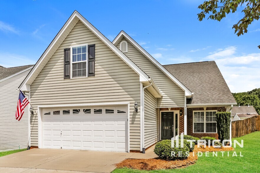 Primary Photo - 827 Peachtree Meadows Cir