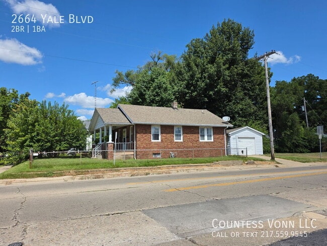 Building Photo - 2664 Yale Blvd