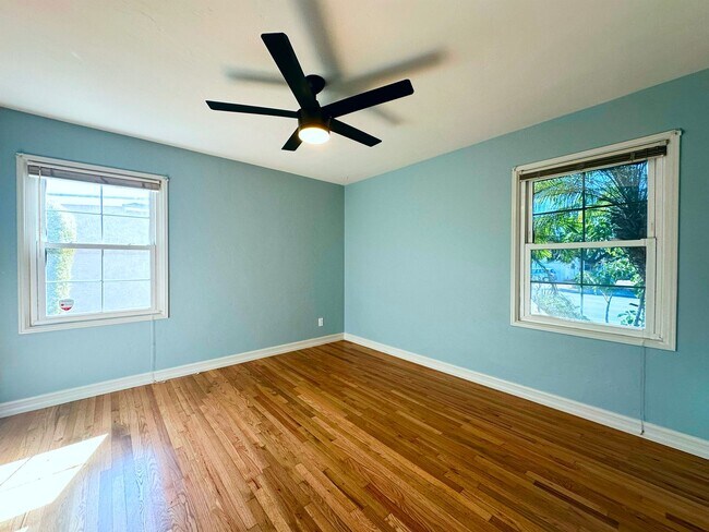 Building Photo - Welcome to your new home located centrally...