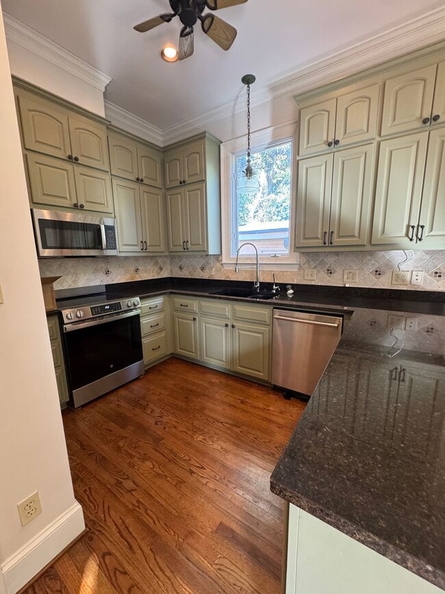 Building Photo - Quiet Cul-de-Sac Living Near Augusta University – Spacious 4 Bedroom Home with Private Courtyard