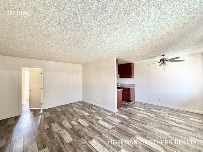 Building Photo - 20334 Saticoy St