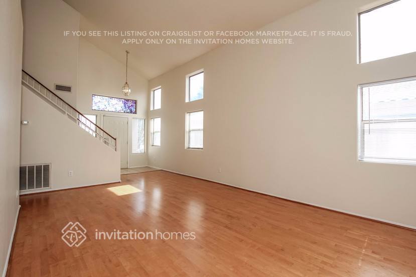 Building Photo - 14530 N 87th Ave