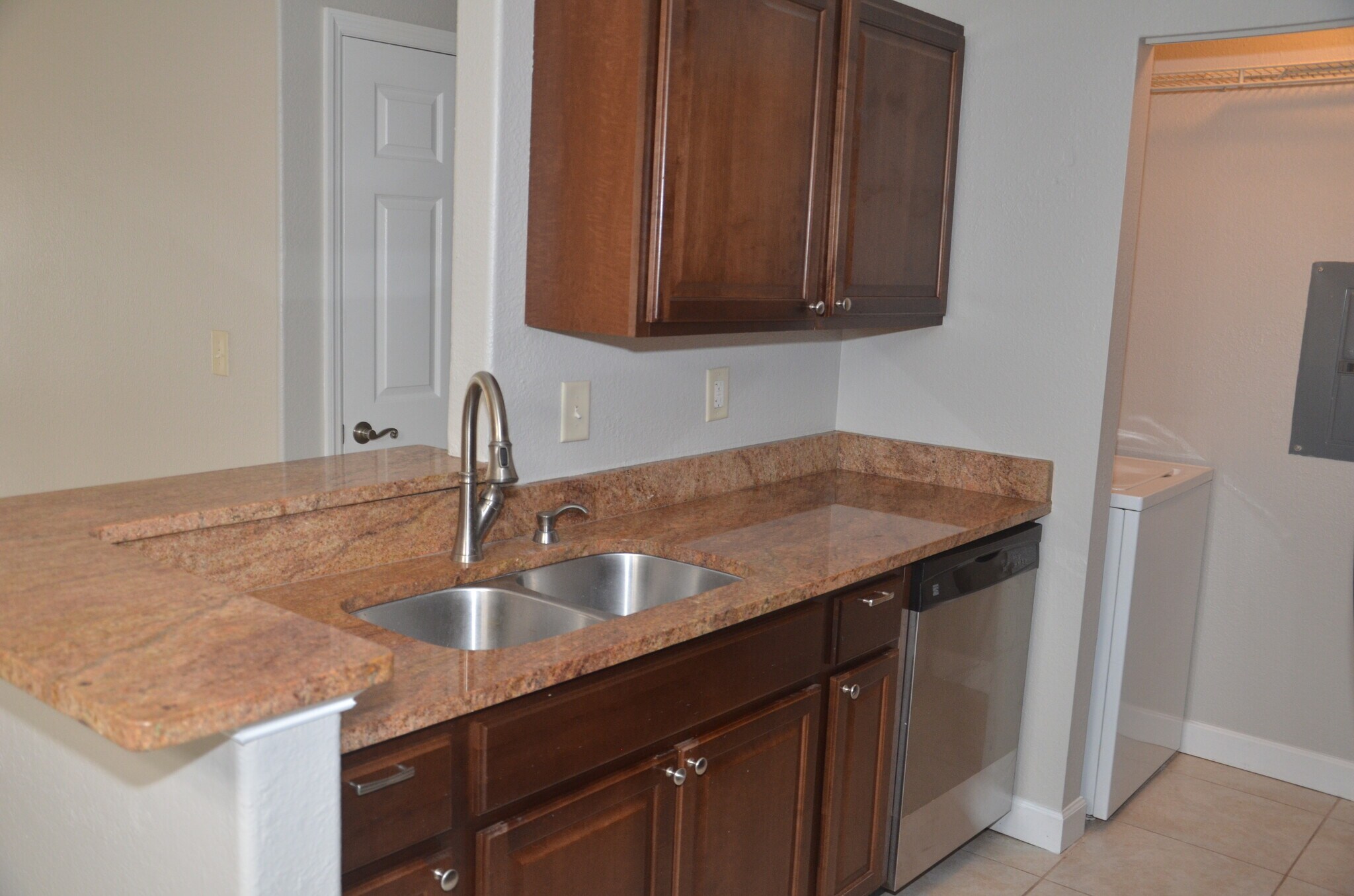 Kitchen - 897 Fording Island Rd