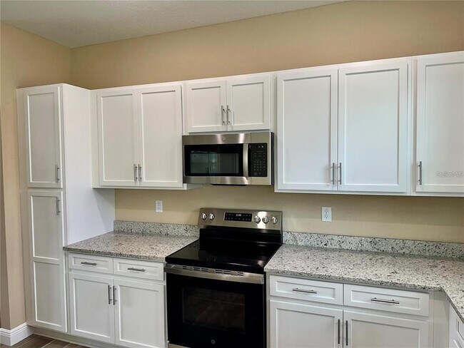 Building Photo - 13075 House Finch Rd