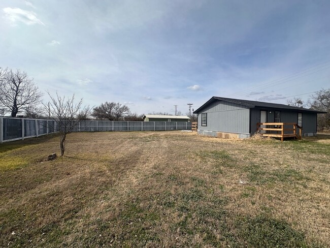 Building Photo - Fully Remodeled 2/1 in Bangs ISD