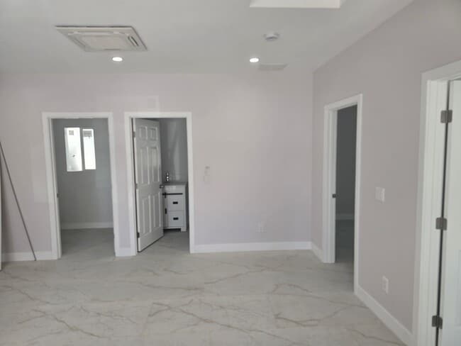 Building Photo - 133TH - HAWTHORN