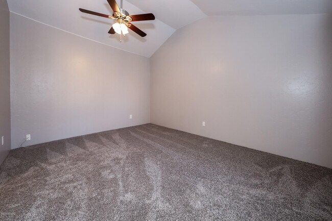 Building Photo - 4021 N Weimer Pl