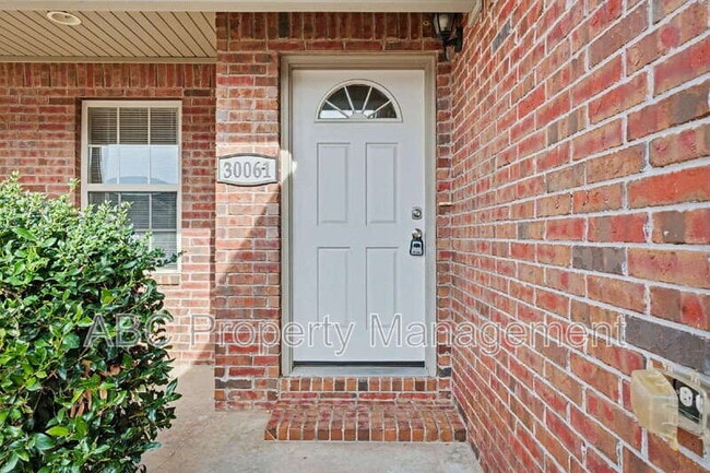 Building Photo - 3006 SW Deerfield Blvd