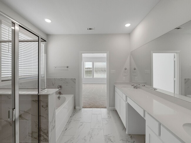 Building Photo - Almost New Modern Look 4 Bed 3 Bath House ...