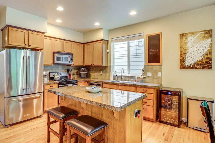 Building Photo - 23914 33rd Dr SE