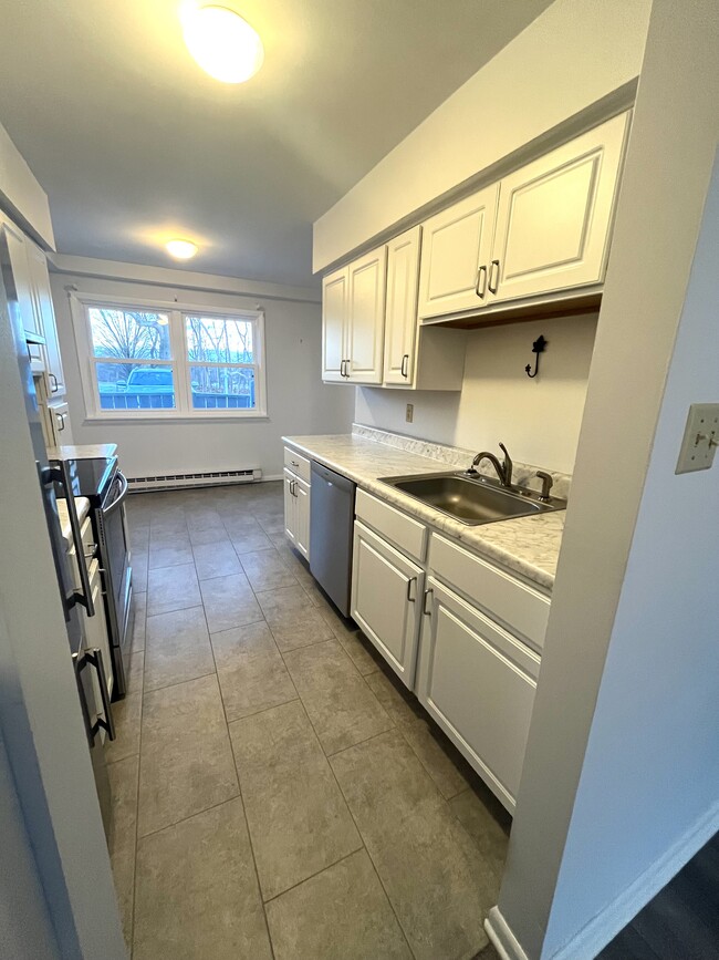 Building Photo - 41C White Farms Rd