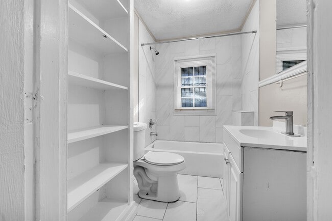 Building Photo - 481 Marianna St