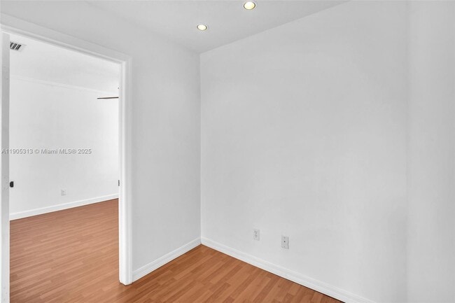 Building Photo - 2867 SW 125th Ave