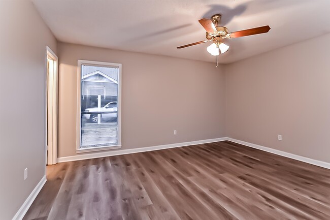 Building Photo - 3869 Caravel Dr
