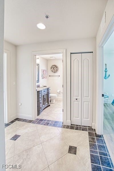 Building Photo - 10090 Lake Cove Dr