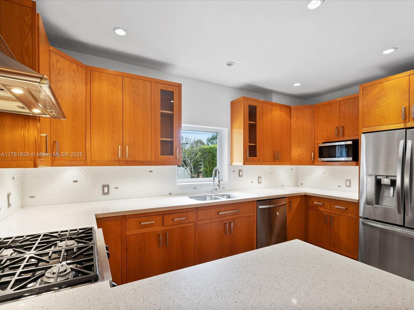 Building Photo - 1125 Asturia Ave