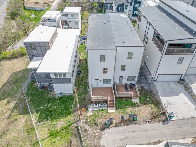 Building Photo - 439 36th Ave N