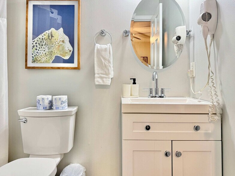 Building Photo - 1275 Sweet Pine Dr