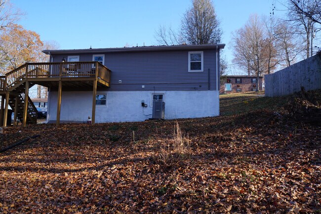 Building Photo - 6343 Cadbury Dr NW